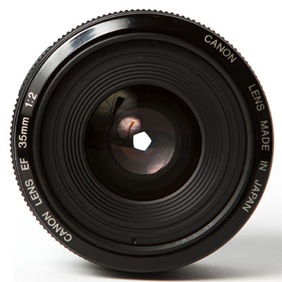 5 aperture blades of the 35mm f/2 lens