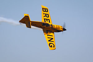 a slower shutter speed of 1/200 seconds captures the rotation of the prop, providing a sense of movement