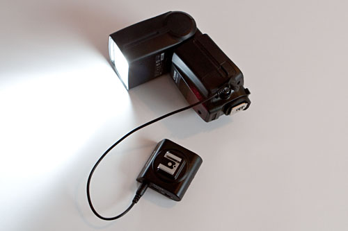 Aster receiver triggering Canon 580EX II flash via PC sync cable