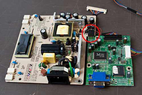 figure 11: the two PCBs are attached via a 6-pin connector, and can easily be separated