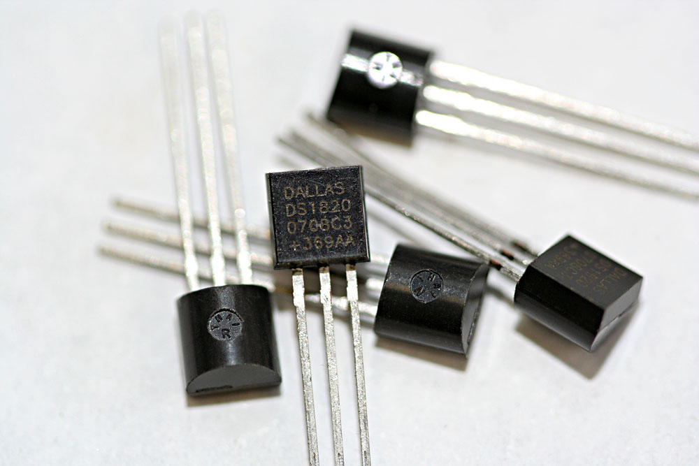 Dallas/Maxim DS18S20 temperature sensor