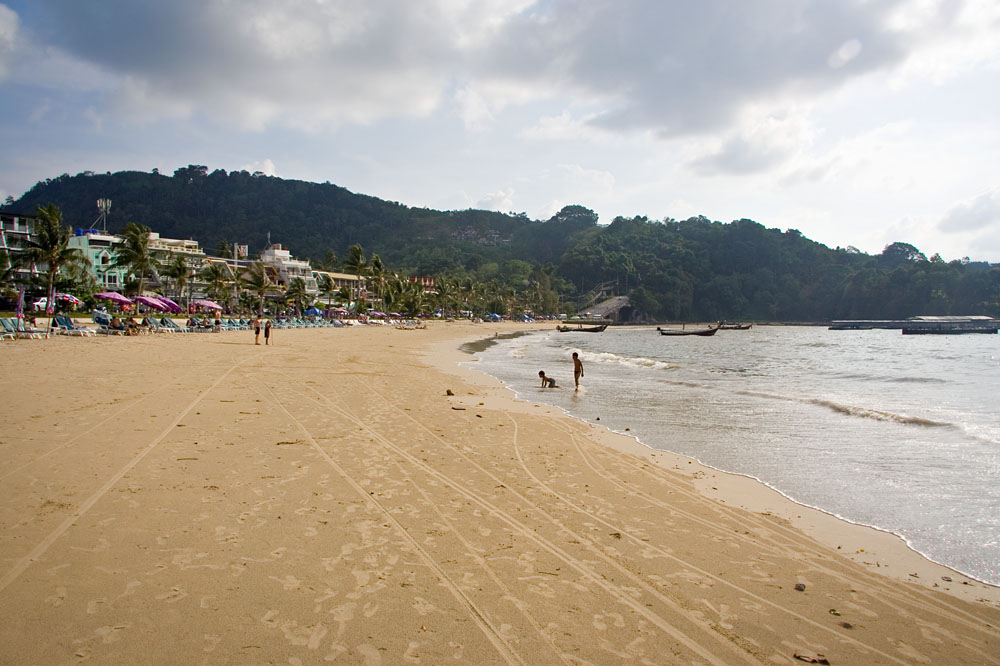 looking south along Patong Beach