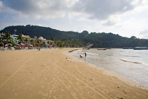 looking south along Patong Beach