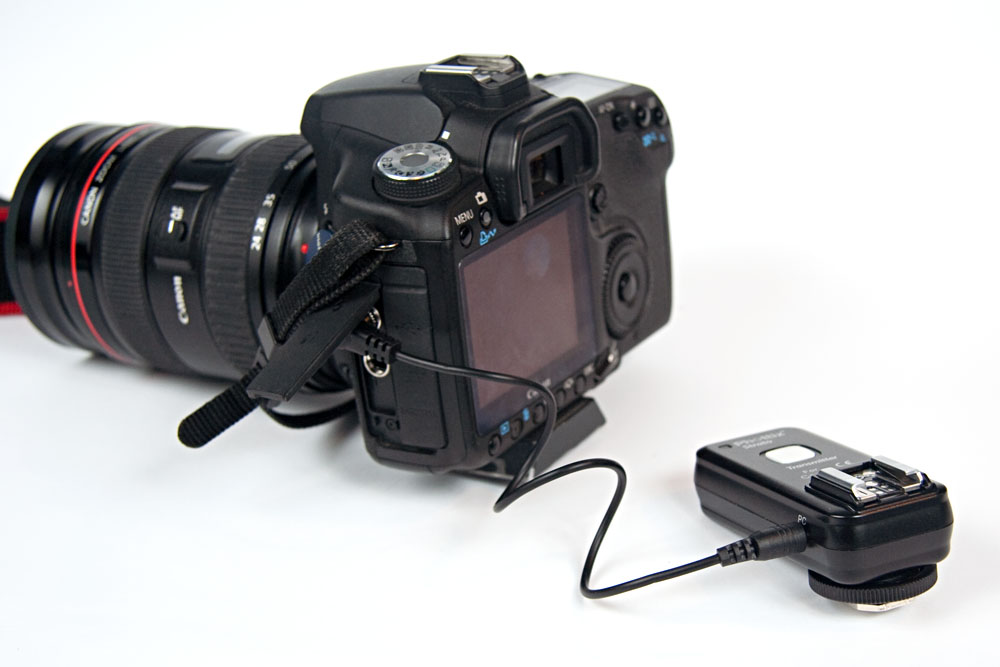 triggering Strato transmitter via camera's PC sync socket