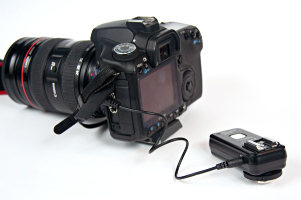 triggering Strato transmitter via camera's PC sync socket