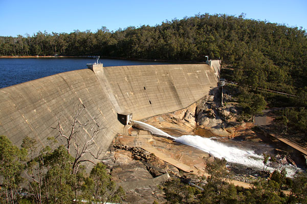 Wellington Dam wall