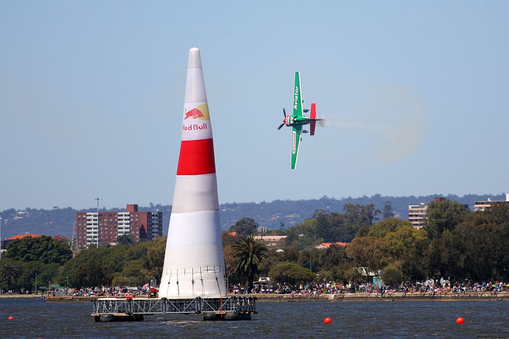 rounding a pylon
