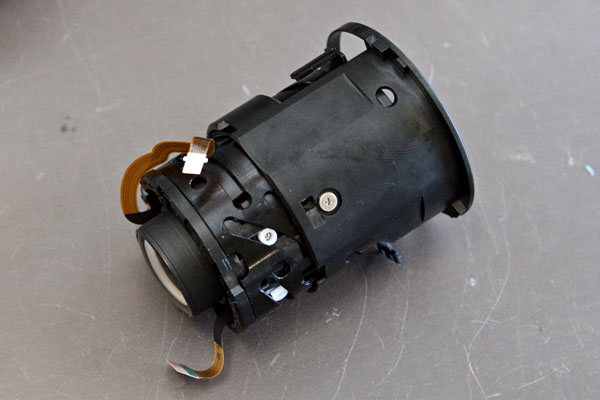almost there - the outer barrel contains the focus mechanism, and the inner barrel contains the aperture diaphragm and the IS mechanism