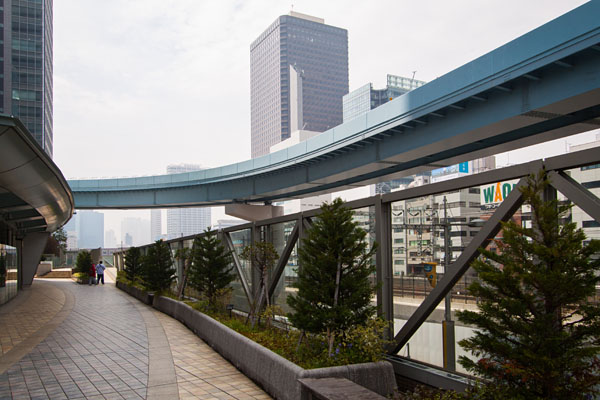 high-rise trains