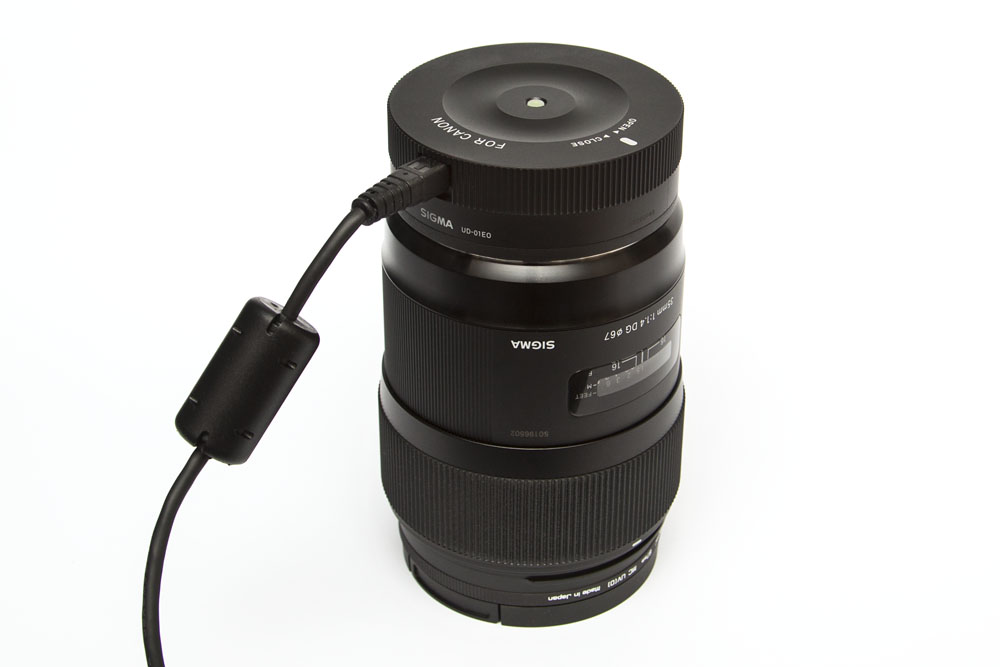 Dock connected to Sigma f/1.4 DG lens