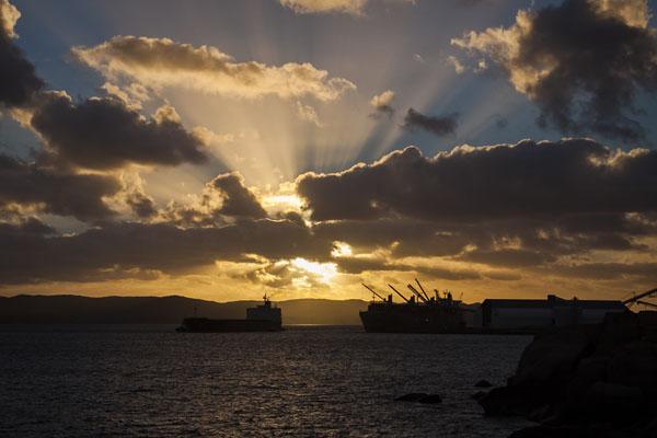 crepuscular rays before sunset